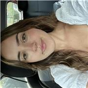Soy una chica joven con bastante fluidez en los idiomas y me gustaría dar clases a niños no mayores de 13 años.